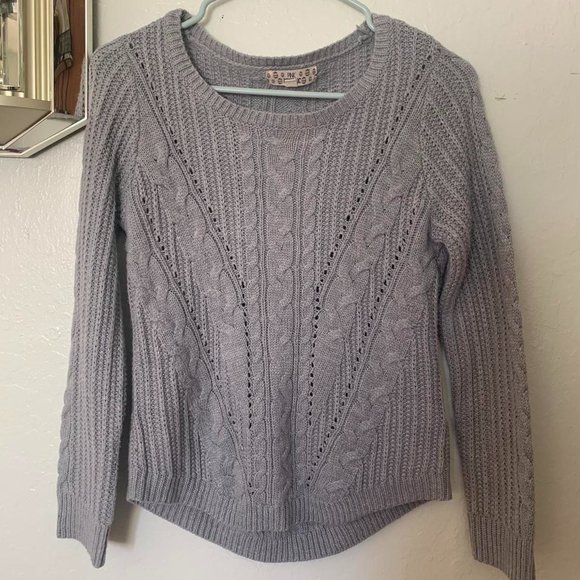soft lightweight grey knitted sweater - Picture 1 of 2